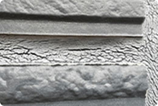 サイディング目地のひび割れ